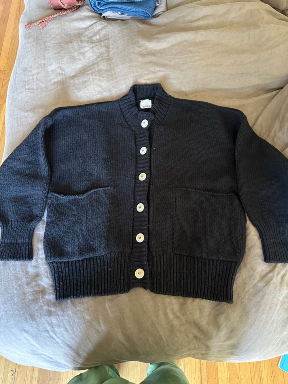 Babaa No 11 Cardigan in Black